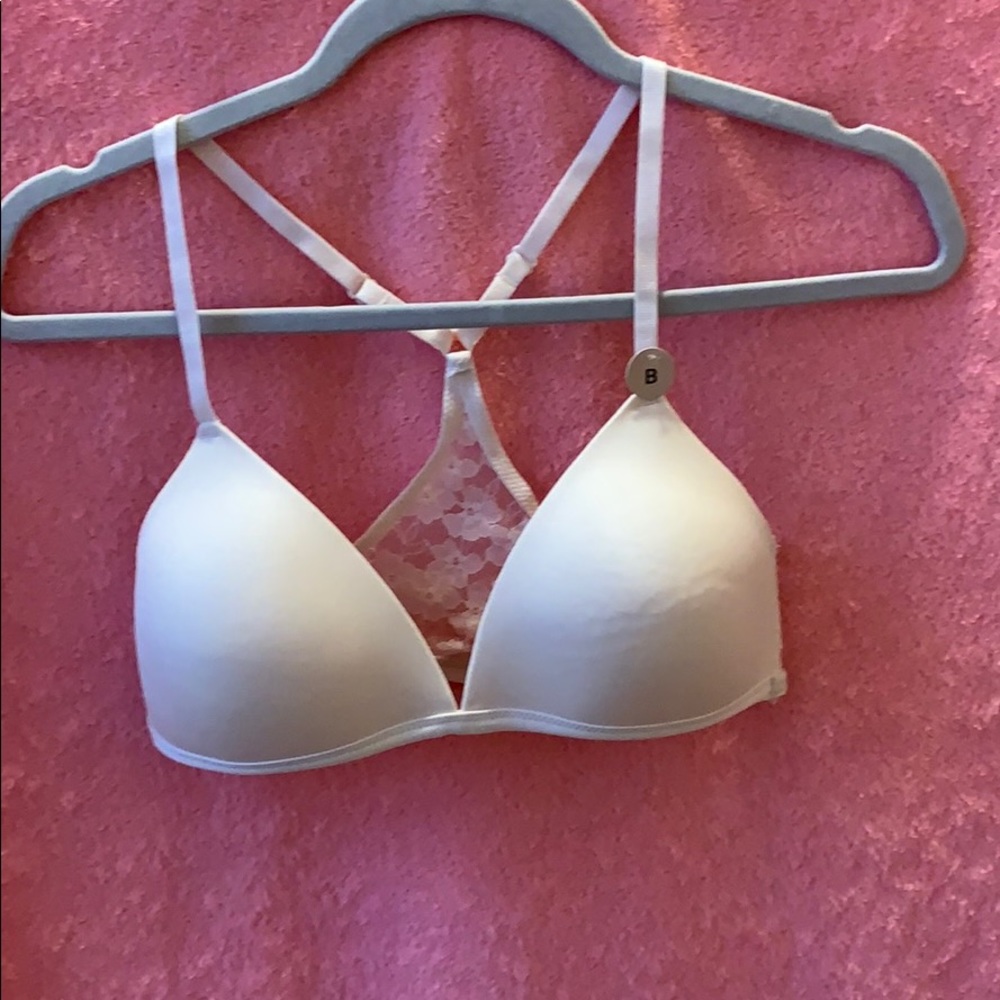 2 bras.